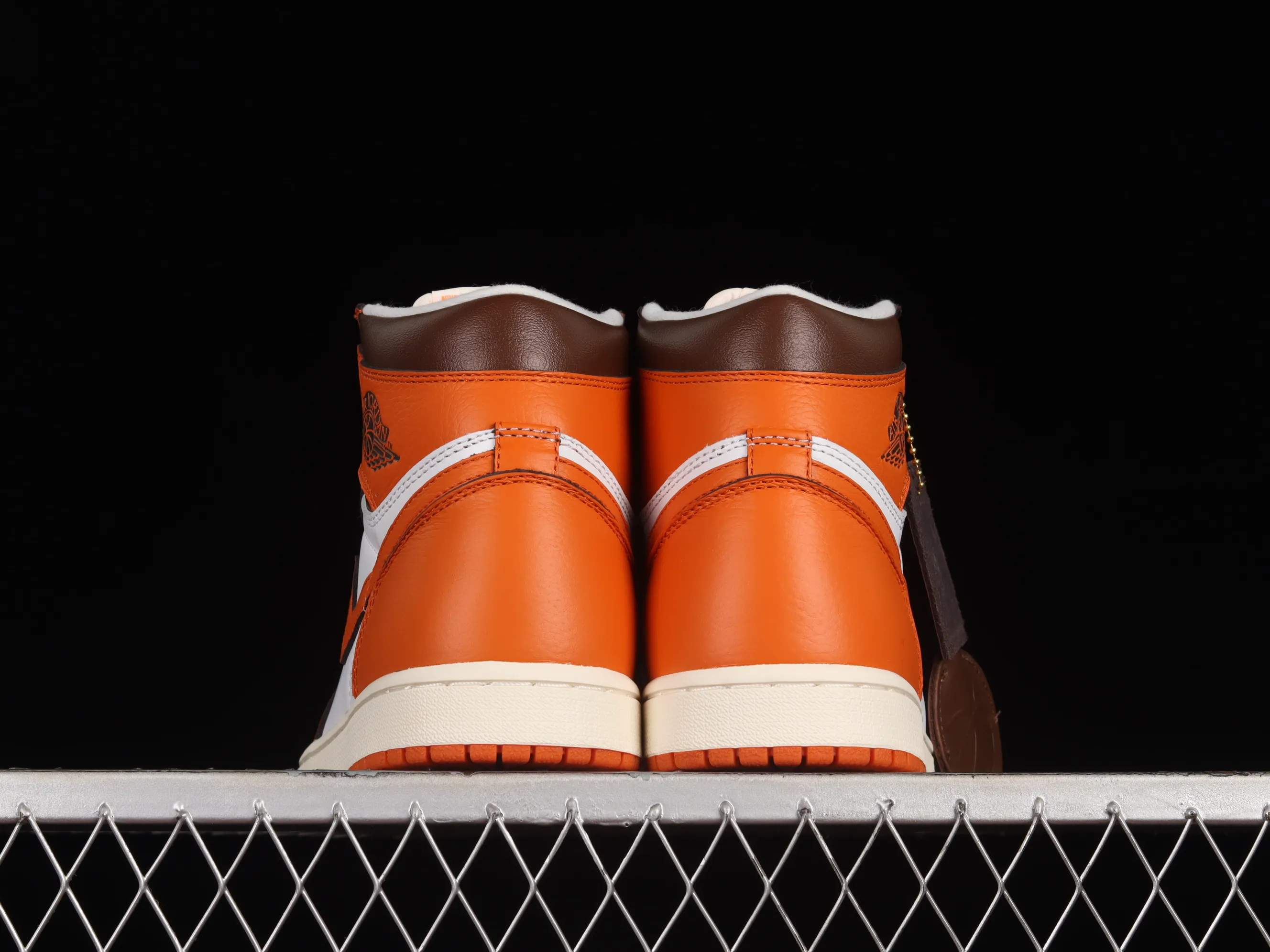 All categories Air Jordan Jordan series basketball shoes Air Jordan 1 High X version Air Jordan 1 High OG "Starfish" AJ1 Joe 1 Hermes Orange high-top basketball shoes DO9369-101